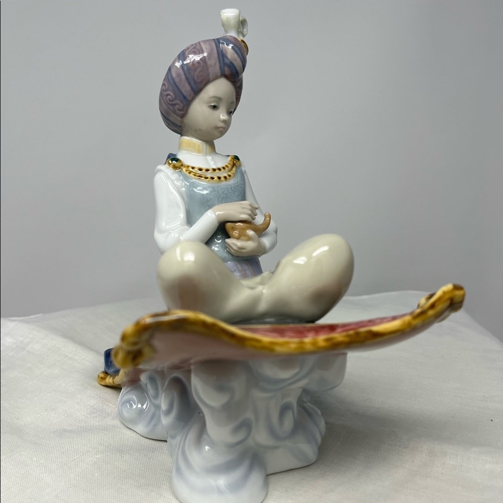 LLADRO DISNEY'S ALADDIN FIGURINE #8532 BRAND NIB MAGIC CARPET RETIRED - Picture 2 of 5